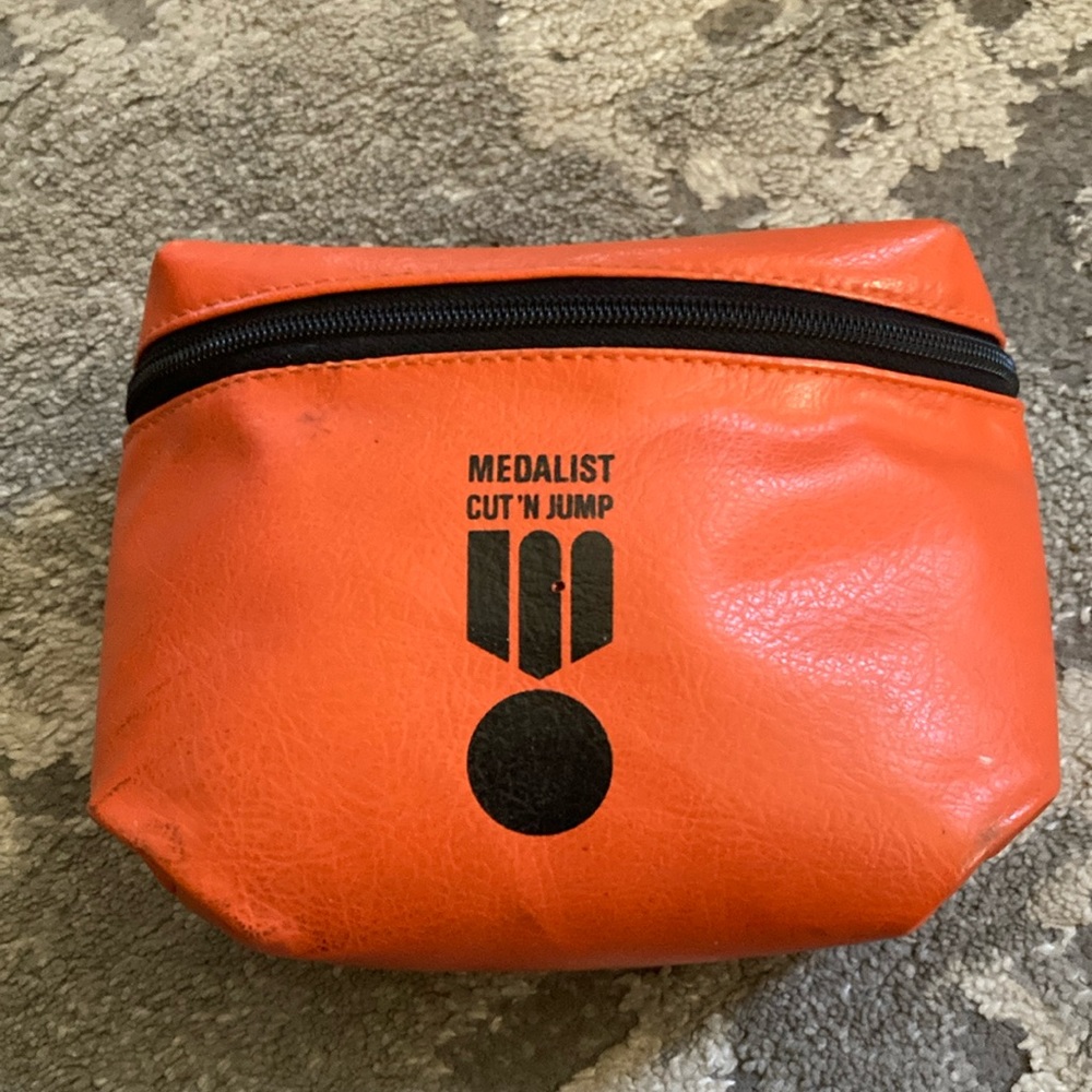 Medalist CUT ‘N JUMP orange bag